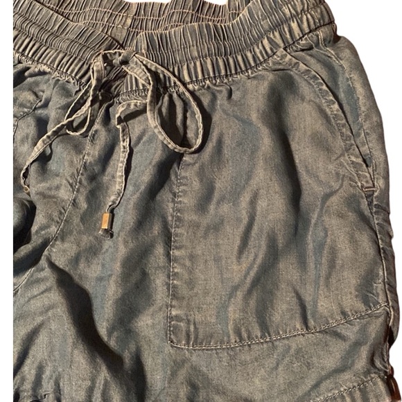 Old Navy Chambray Soft Ocean Blue Shorts! Size M! SUPER SOFT🔥 - Picture 2 of 5